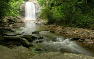motels near maggie valley hiking